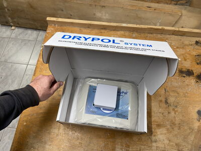 Otevřené balení vysoušeče zdiva DryPol®