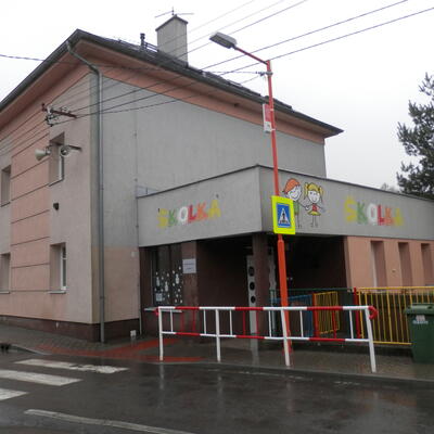 Entfeuchtung der Wände durch Elektroosmose Drypol in der Kindertagesstätte der Gemeinde Závada