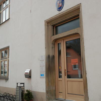 Entfernung von Feuchtigkeit und Schimmel mit Drypol im Gemeindeamt der Gemeinde Želechovice nad Dřevenicí