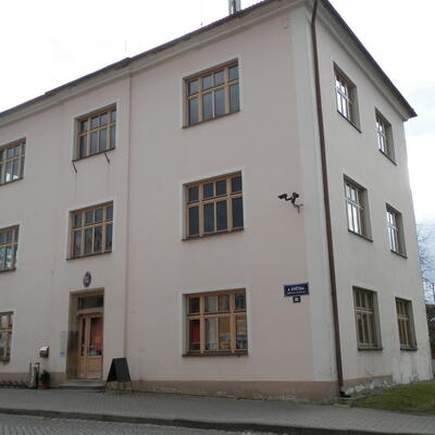 Entfernung von Feuchtigkeit und Schimmel mit Drypol im Gemeindeamt der Gemeinde Želechovice nad Dřevenicí