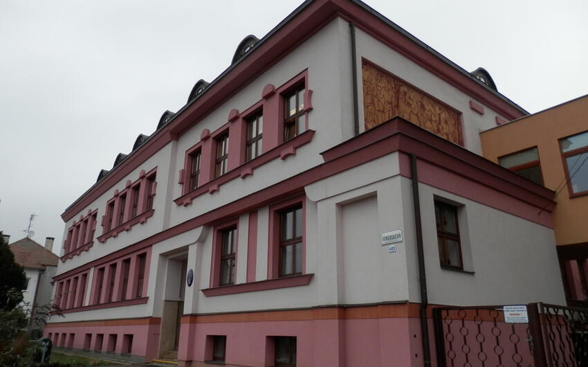 Renovation of primary school with Drypol moisture removal device
