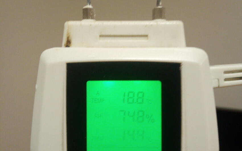 Drying of moisture in a municipal apartment building with a Drypol device - #5