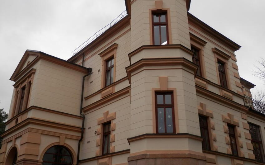 Izolace zdiva knihovny, mateřské školy, galerie a úřadu ve Vikýřovicích