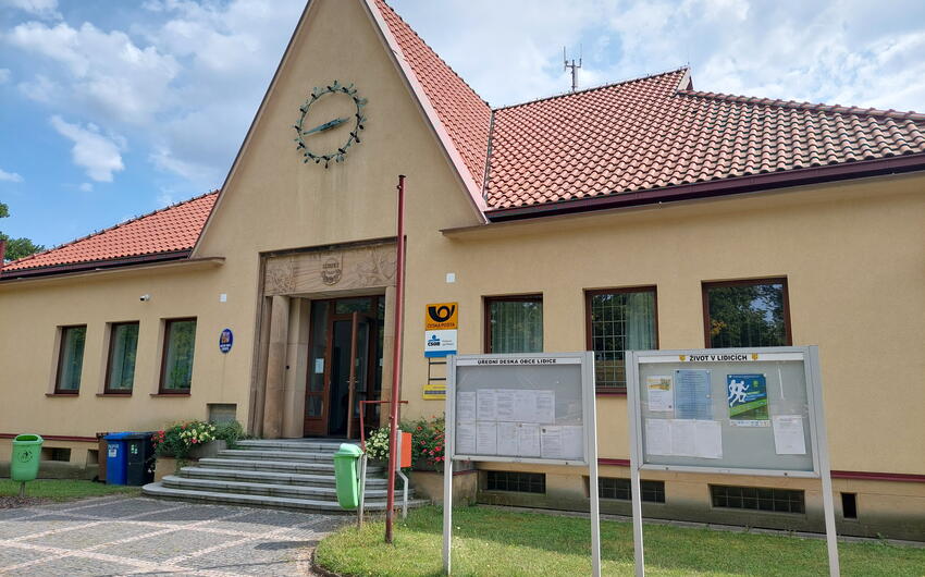 Vysušování suterénu radnice v Lidicích pomocí elektroosmózy