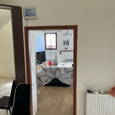 Wir trocknen ein Einfamilienhaus mit sehr feuchten Wänden in Pňovice