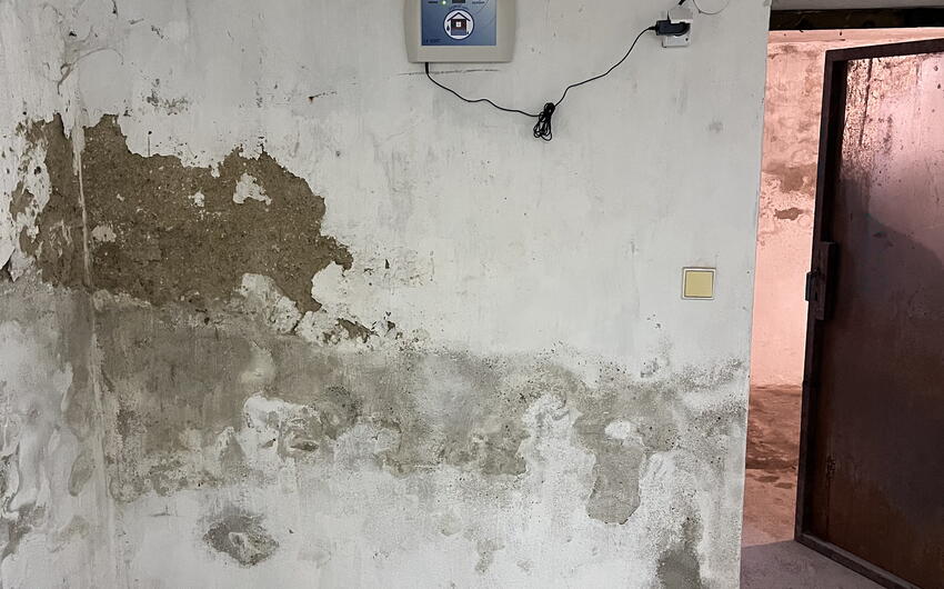 Risanamento di una casa umida utilizzando DryPol® 30m a Vlašim