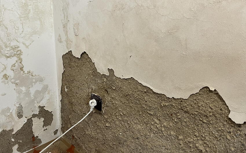 Mauerwerkstrocknung mittels milder kabelloser Elektroosmose (8 Jahre nach Verfugung) - #2