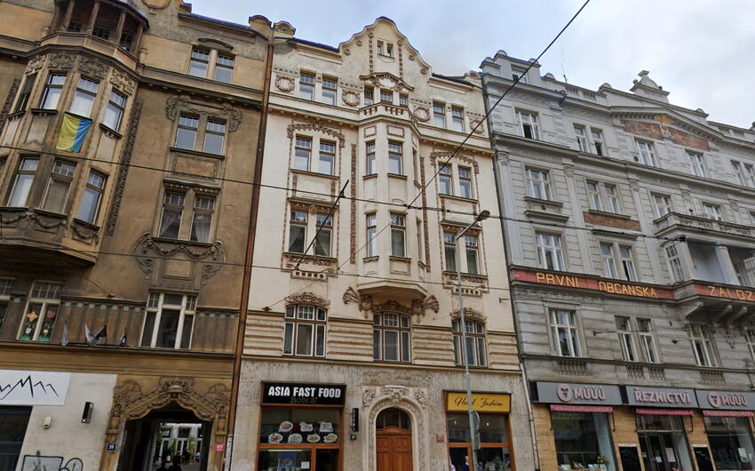 Asciugatura della muratura di un condominio a Praga 7 riuscita dopo 4 anni