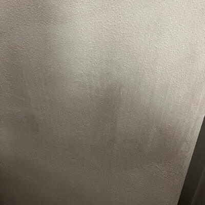 Ad Andělice asciughiamo la parte della casa che non è interrata.