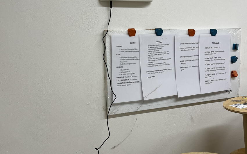 A Kadani stiamo prosciugando il seminterrato di un grande asilo nido.