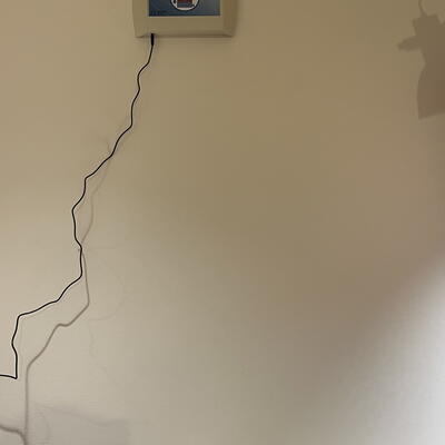 Stiamo asciugando un grande edificio a più piani a Praga