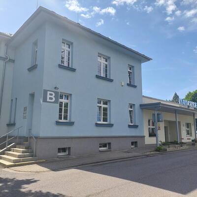 Presso l'ospedale di Litomyšl stiamo asciugando l'edificio d'ingresso ai locali