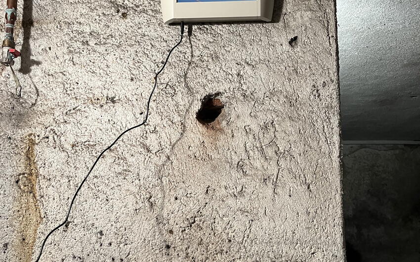 Dehumidification of the masonry of the house in Nové Hamry has begun