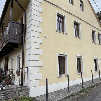 V Nezdicích na Šumavě vysušujeme chalupu ve svahu