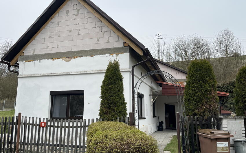 Wir trocknen ein sehr feuchtes Einfamilienhaus in Lukohořany - #1