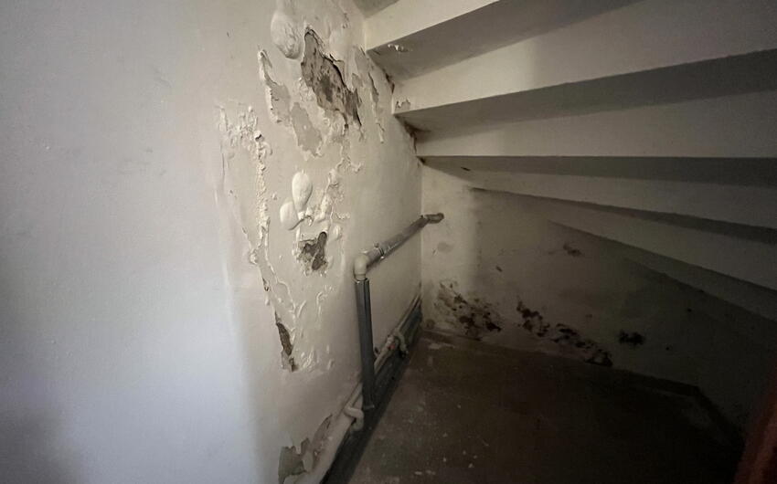 In Kralupy nad Vltavou lösen wir Feuchtigkeit in einem Einfamilienhaus - #4