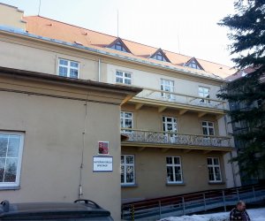 Trocknung des feuchten Mauerwerks der Grund- und Vorschule Strakonice mit dem Trocknungsgerät Drypol - Protokol#2